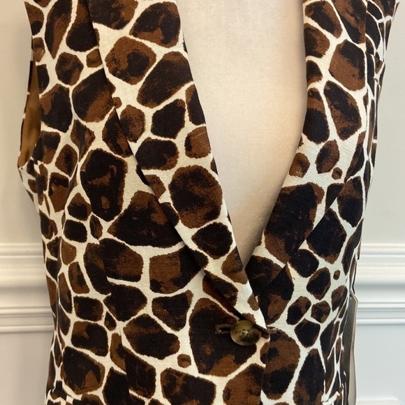 Calvin Klein giraffe vest - Picture 6 of 11